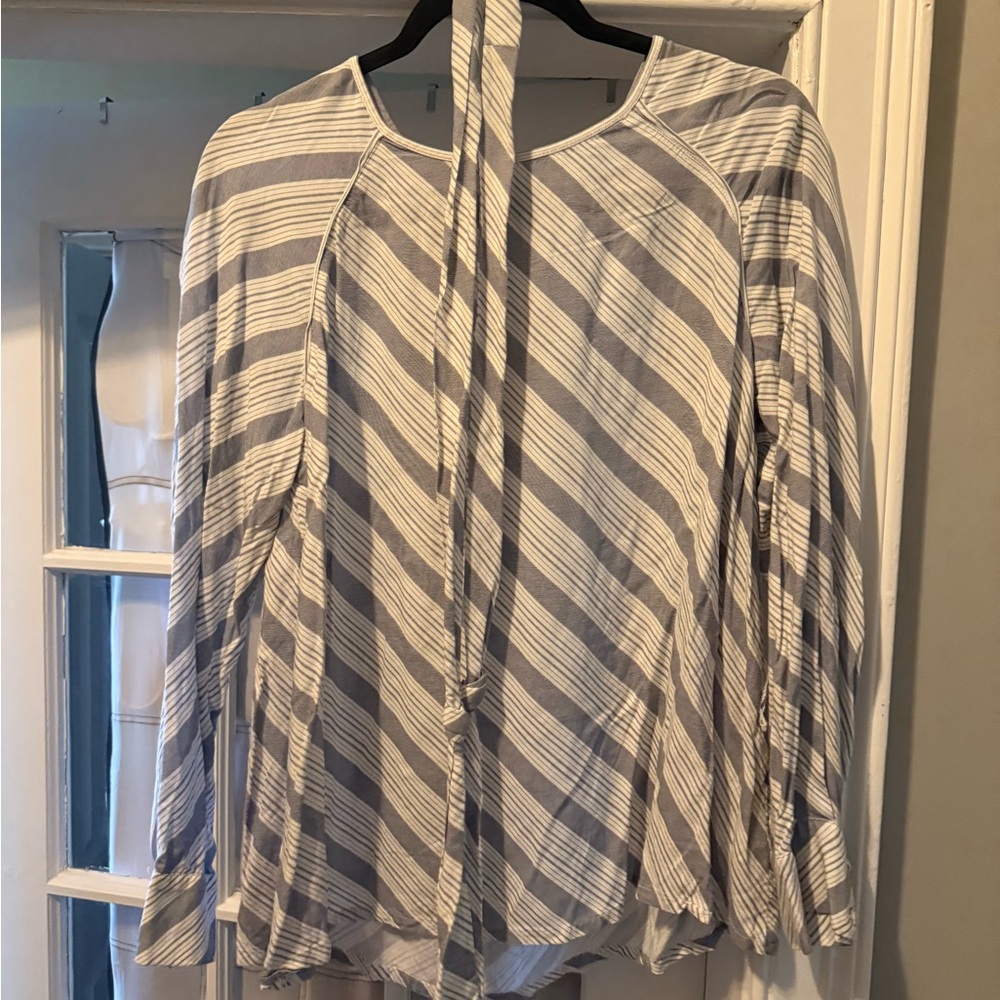 Striped Long-Sleeve Tie-waist  Women's Top - White & Light Gray